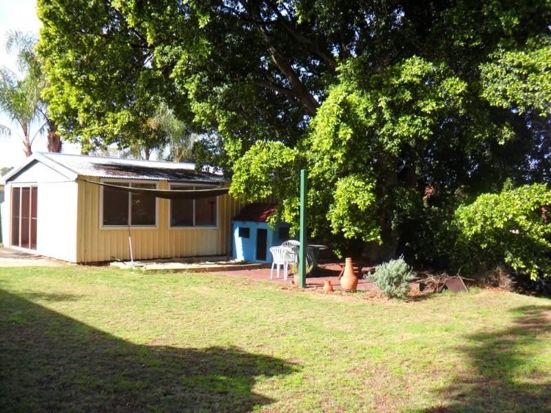 6 Fernhurst Crescent, Balga WA 6061