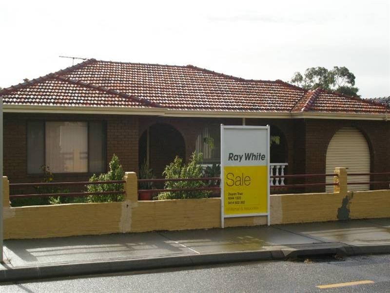 242 Grand Promenade, Dianella WA 6059