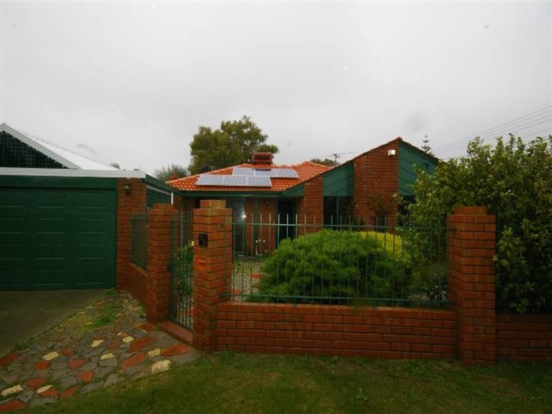 26 Le Grand Gardens, Marangaroo WA 6064