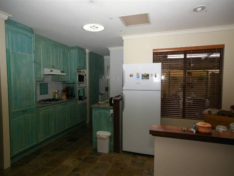 26 Le Grand Gardens, Marangaroo WA 6064