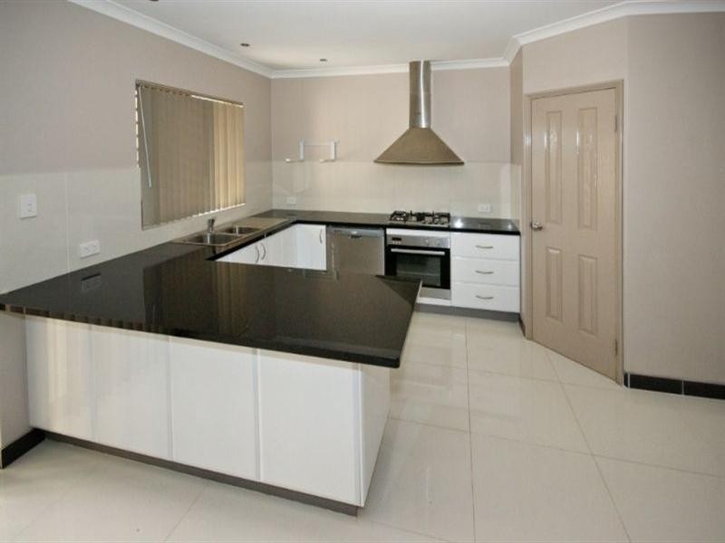 17 Maitland Road, Balga WA 6061