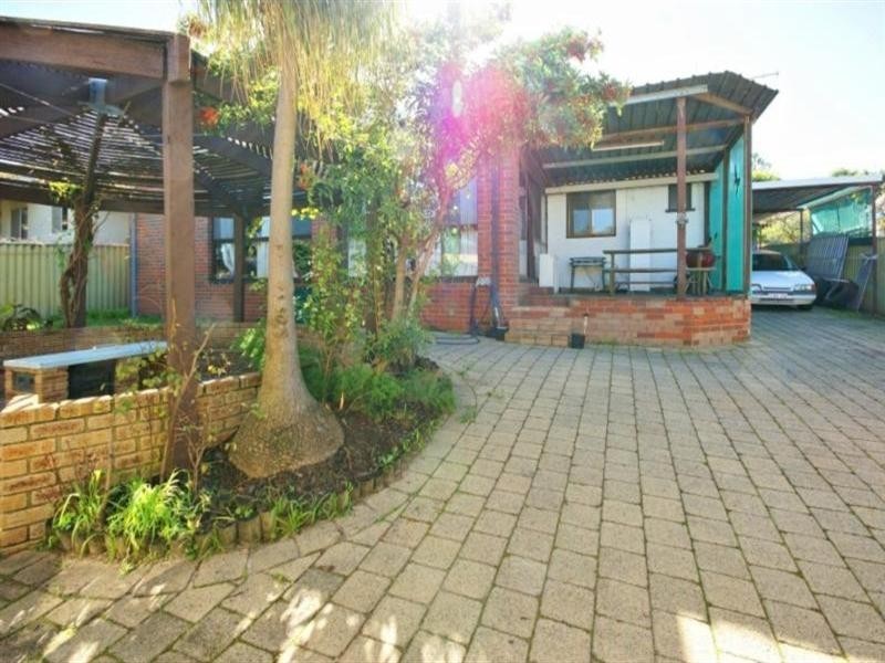 50 Fernhurst Crescent, Balga WA 6061