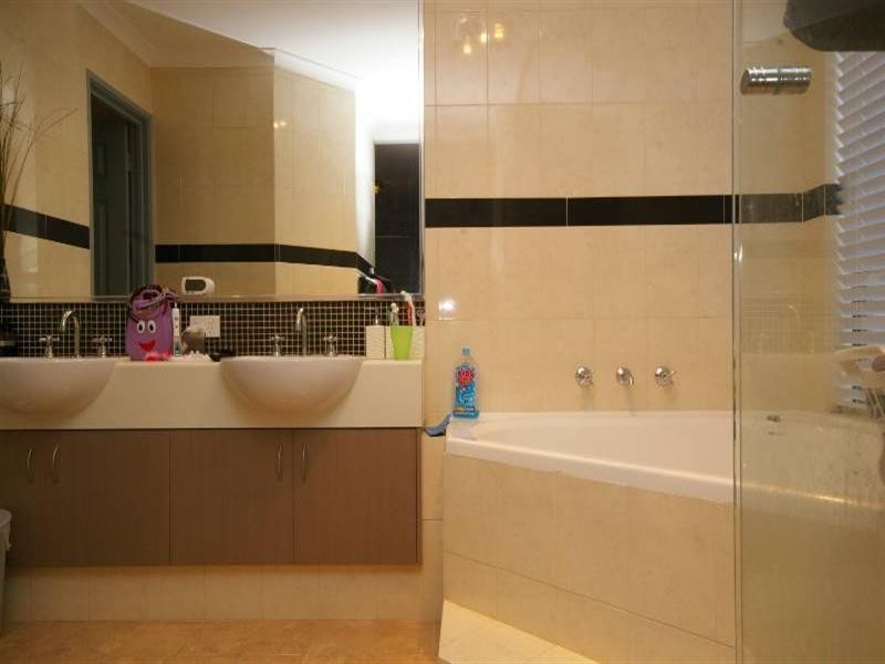 27 Firenze Loop, Landsdale WA 6065