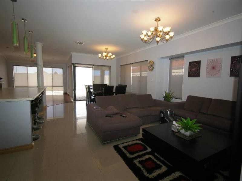 27 Firenze Loop, Landsdale WA 6065