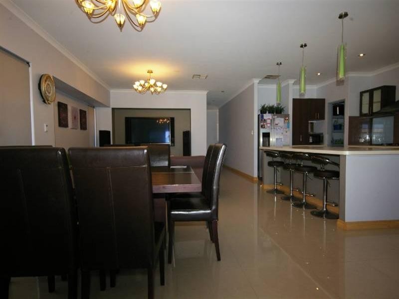 27 Firenze Loop, Landsdale WA 6065