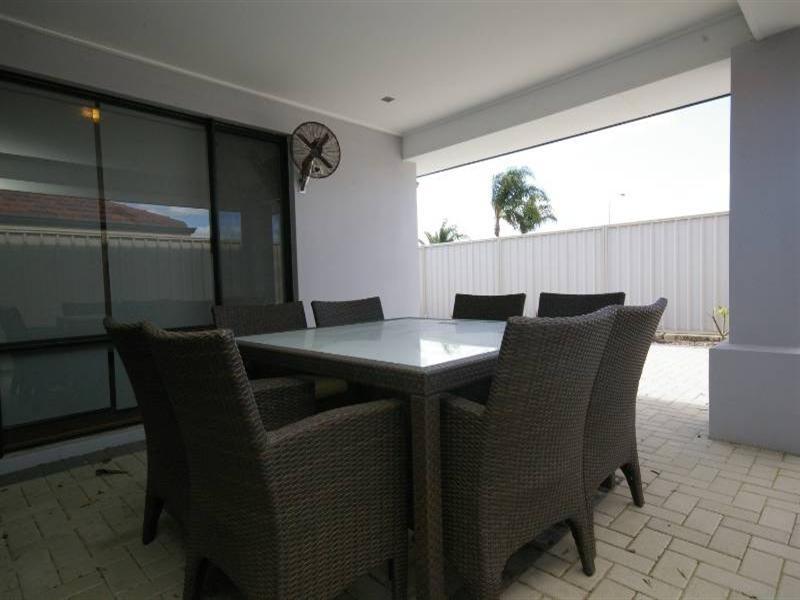 27 Firenze Loop, Landsdale WA 6065