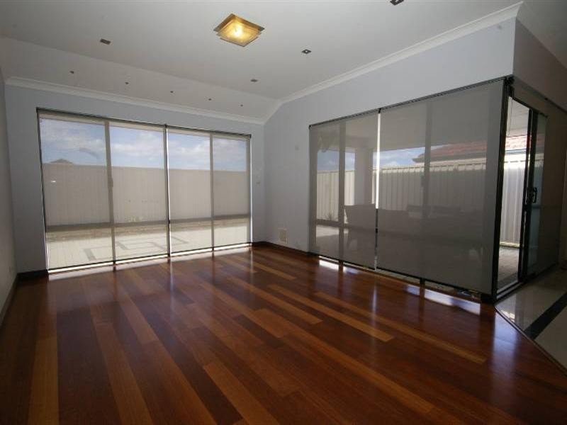 27 Firenze Loop, Landsdale WA 6065