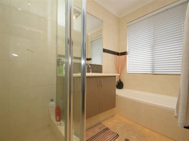 27 Firenze Loop, Landsdale WA 6065