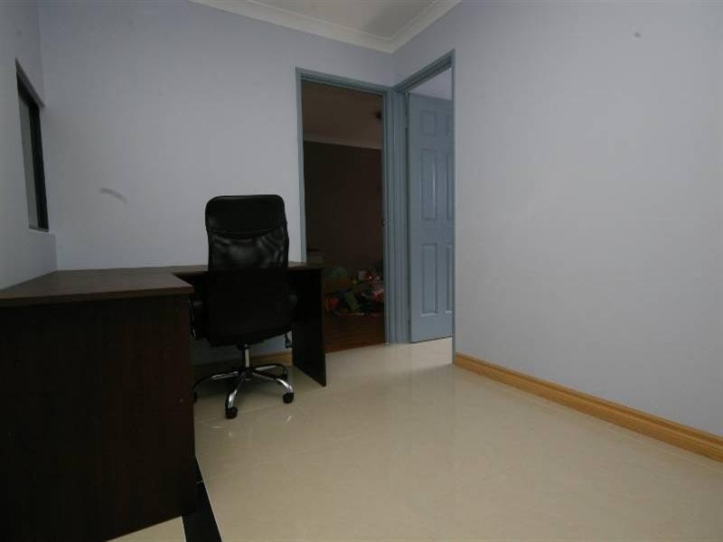 27 Firenze Loop, Landsdale WA 6065