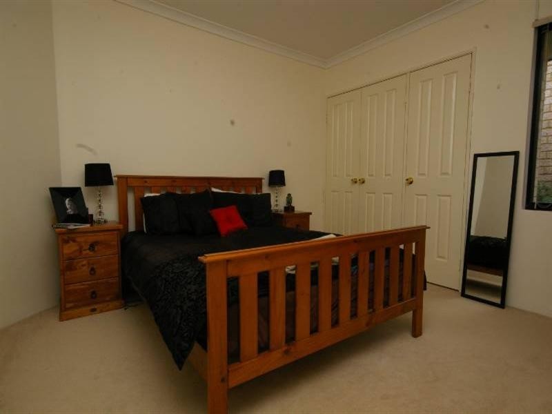 24 Ilumba Way, Nollamara WA 6061