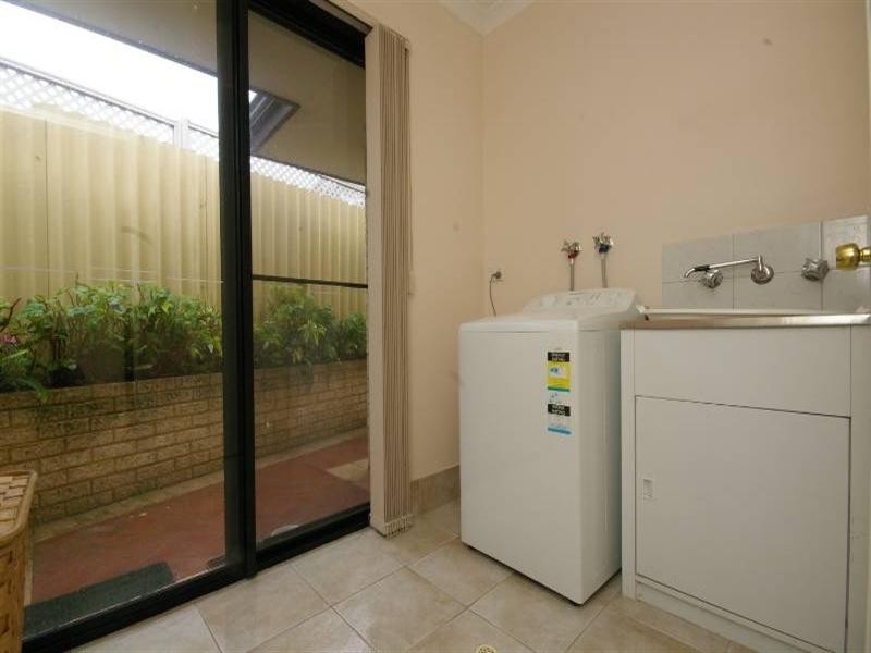 24 Ilumba Way, Nollamara WA 6061