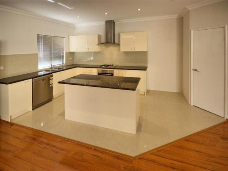 32a Mercer Way, Balga WA 6061