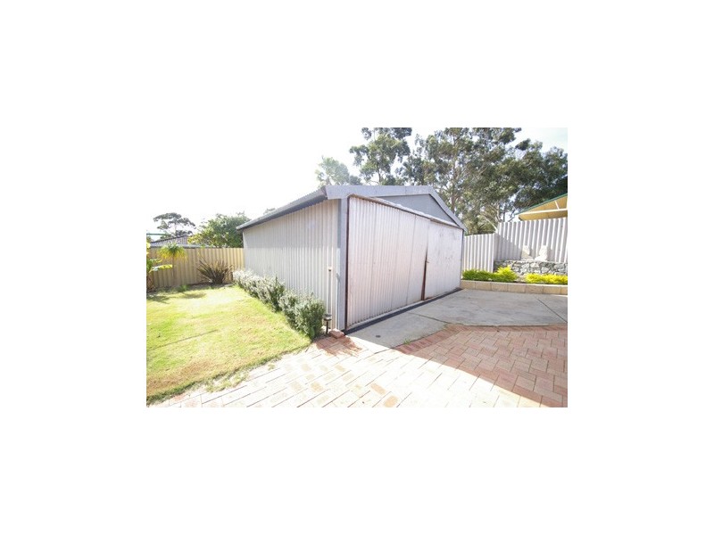 31 Calvert Way, Girrawheen WA 6064