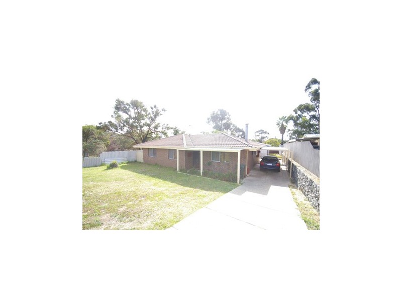 31 Calvert Way, Girrawheen WA 6064