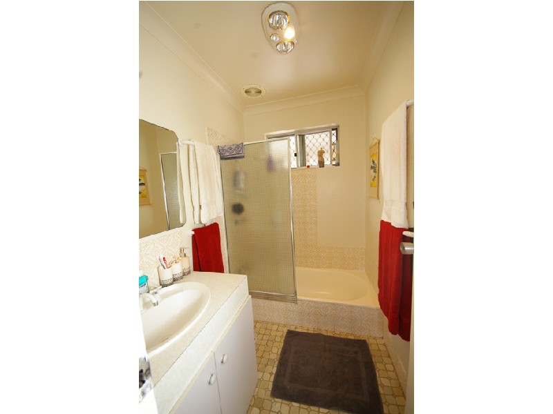 31 Calvert Way, Girrawheen WA 6064