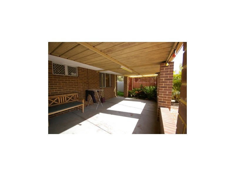 31 Calvert Way, Girrawheen WA 6064