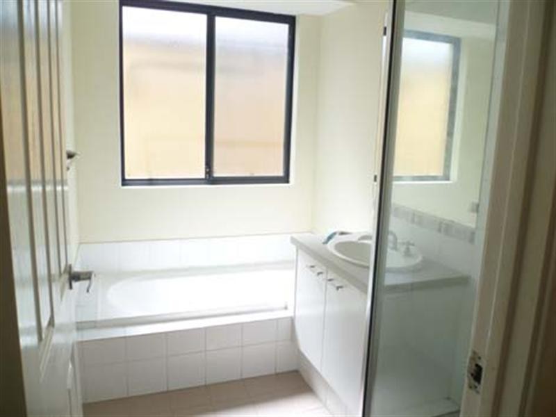 6b Wardong Road, Westminster WA 6061