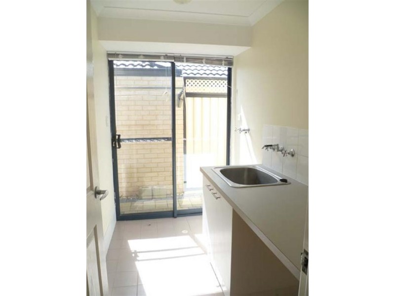 6b Wardong Road, Westminster WA 6061