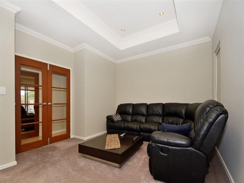 12 Firenze Loop, Landsdale WA 6065