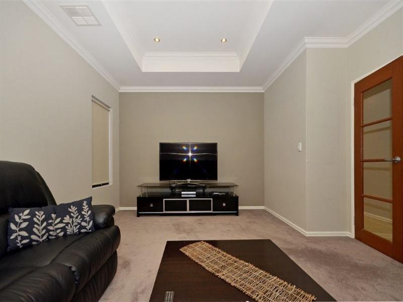 12 Firenze Loop, Landsdale WA 6065