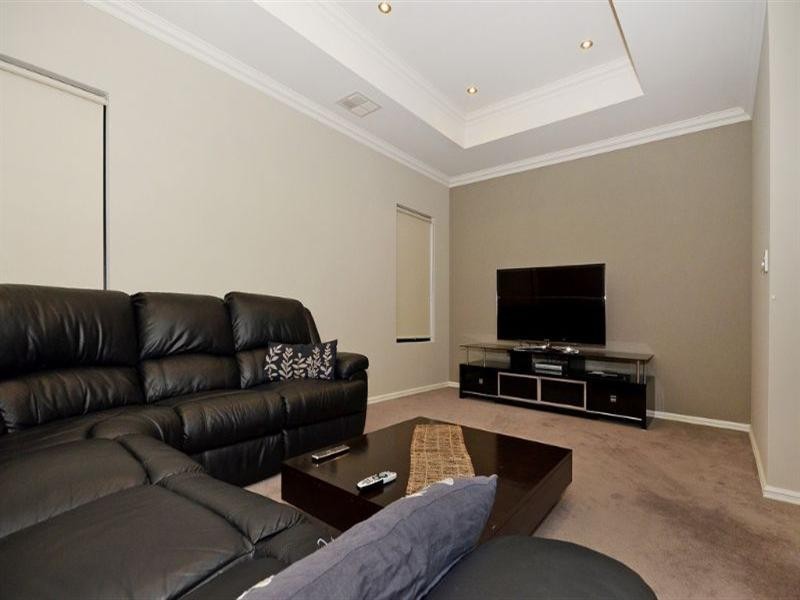 12 Firenze Loop, Landsdale WA 6065