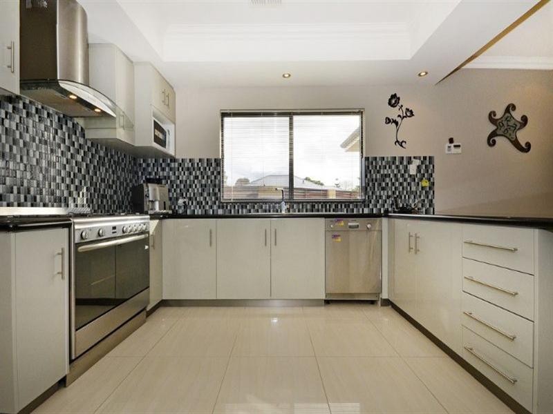 12 Firenze Loop, Landsdale WA 6065