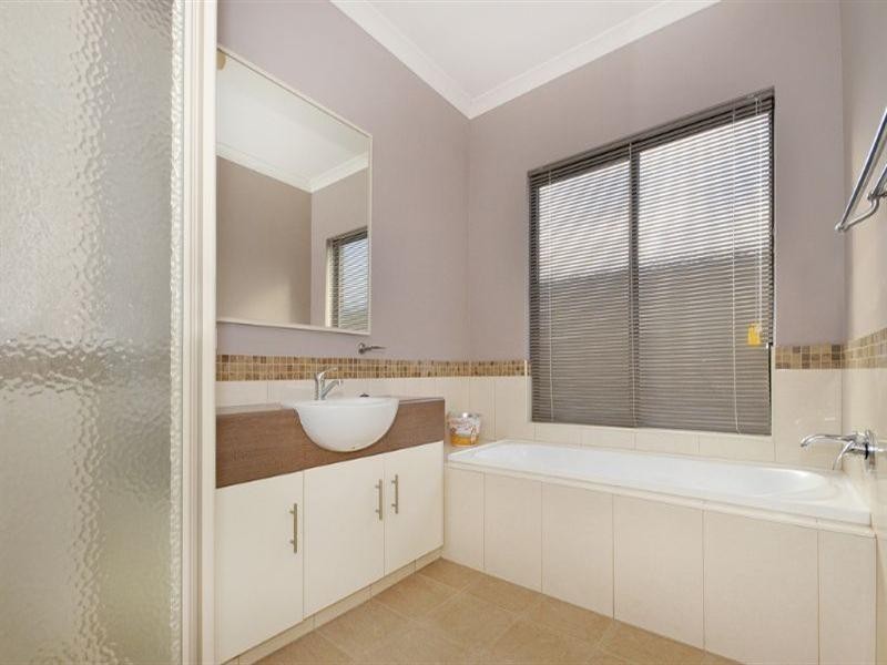 12 Firenze Loop, Landsdale WA 6065