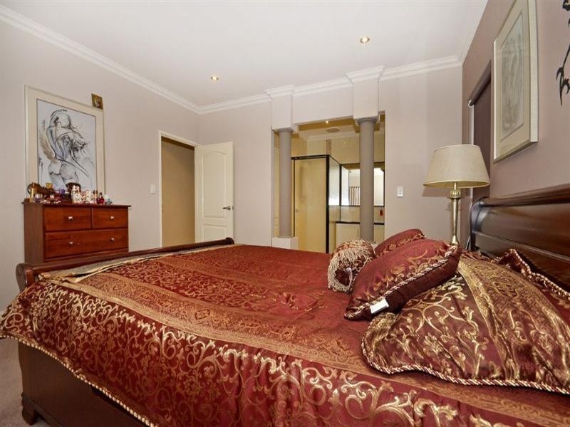 12 Firenze Loop, Landsdale WA 6065