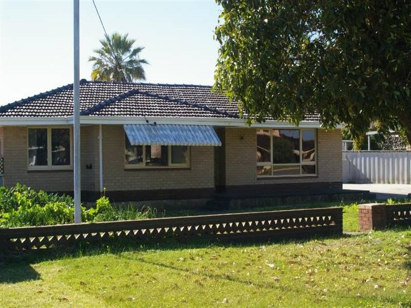 4 Balcombe Street, Westminster WA 6061