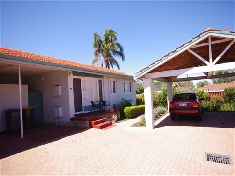 18d Buntine Way, Girrawheen WA 6064