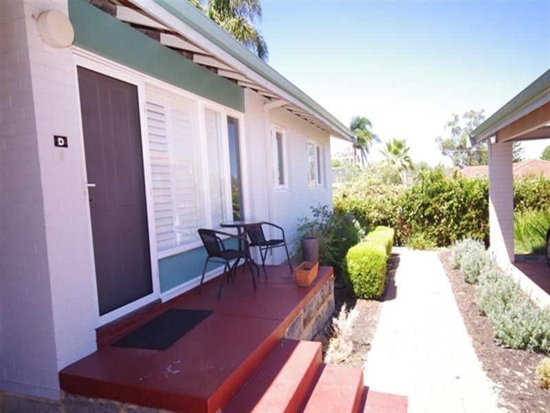 18d Buntine Way, Girrawheen WA 6064