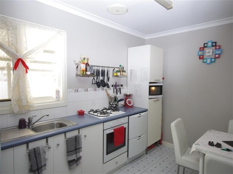 18d Buntine Way, Girrawheen WA 6064