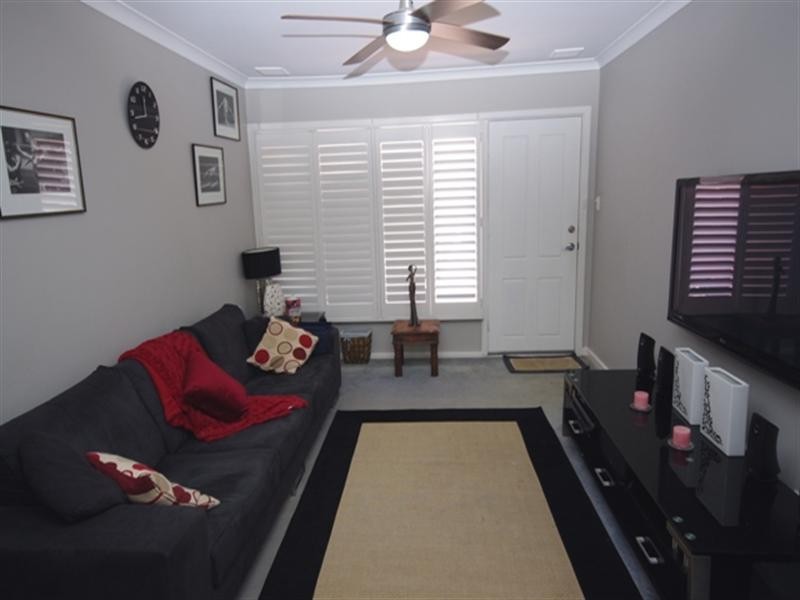 18d Buntine Way, Girrawheen WA 6064