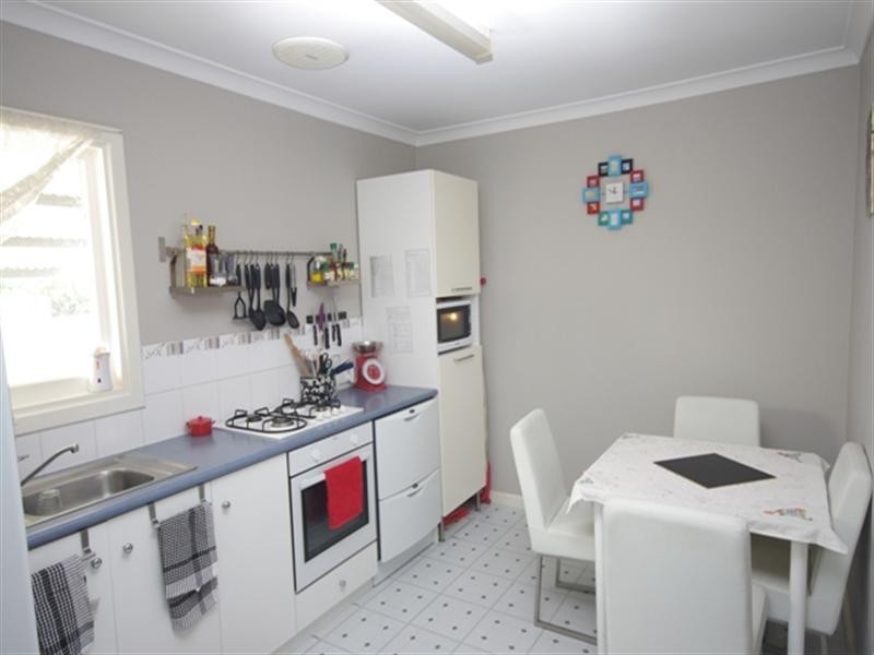 18d Buntine Way, Girrawheen WA 6064