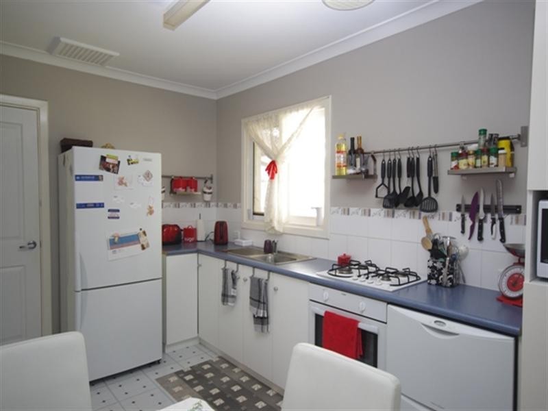 18d Buntine Way, Girrawheen WA 6064