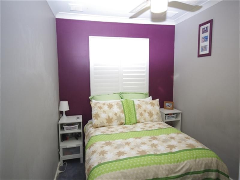 18d Buntine Way, Girrawheen WA 6064