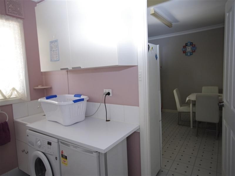 18d Buntine Way, Girrawheen WA 6064