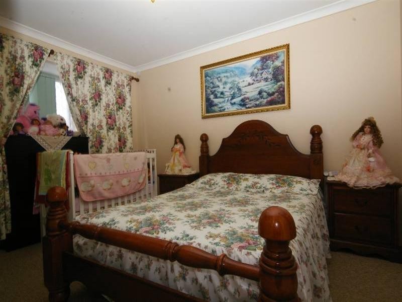 8 Amur Close, Beechboro WA 6063