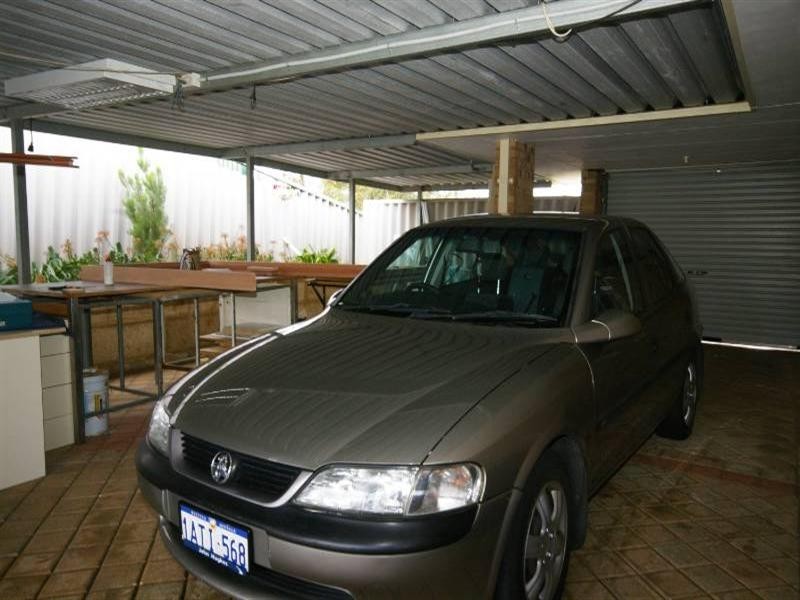 8 Amur Close, Beechboro WA 6063