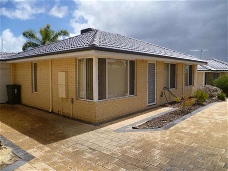 2/17 Robertsbridge Road, Nollamara WA 6061