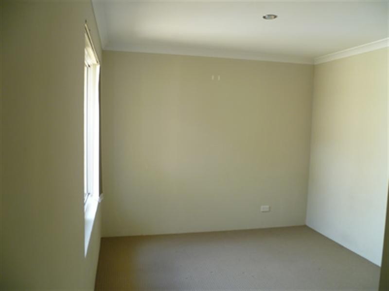 2/17 Robertsbridge Road, Nollamara WA 6061