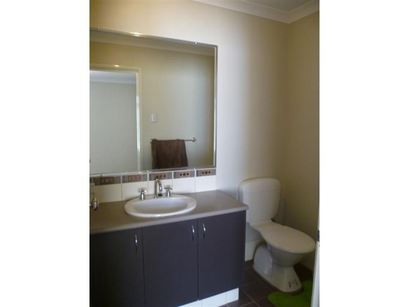 2/17 Robertsbridge Road, Nollamara WA 6061