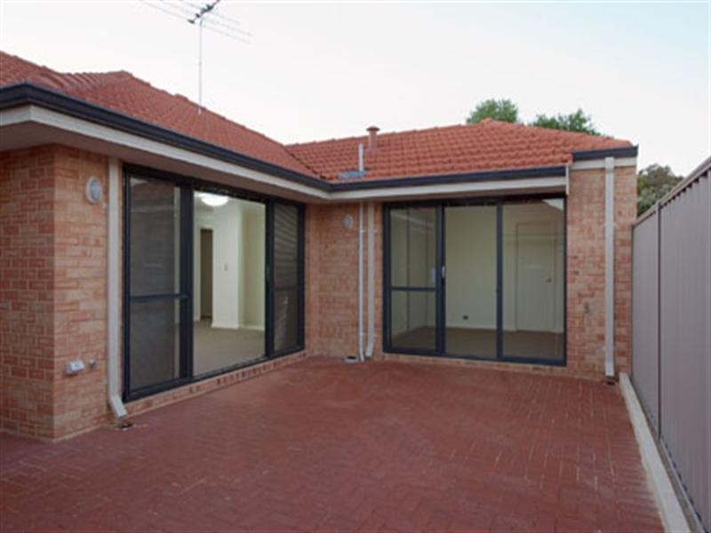 17b Heathcroft Road, Balga WA 6061