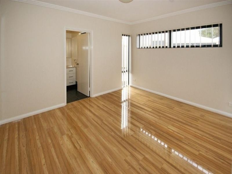 20b Dounley Way, Balga WA 6061