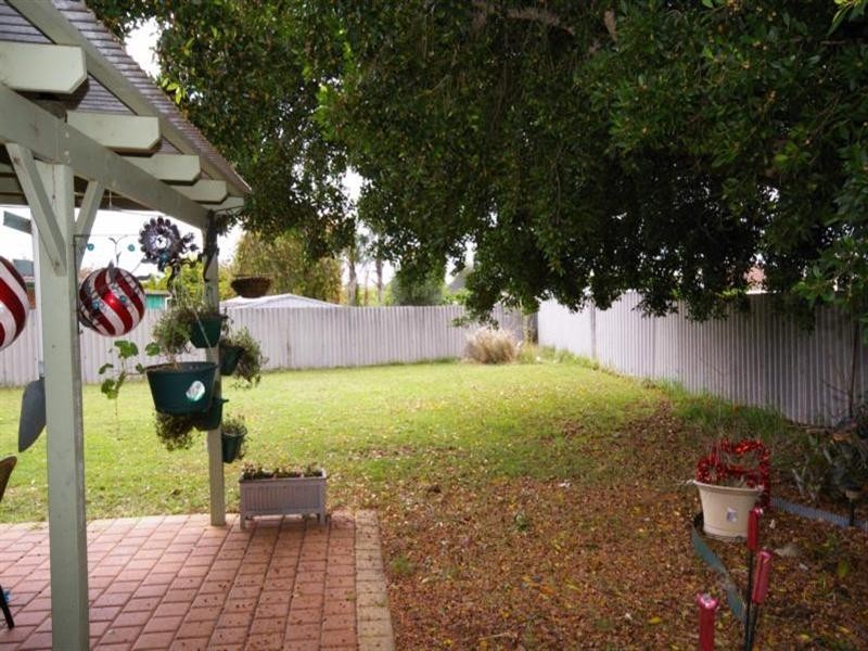 25 Foxglove Gardens, Mirrabooka WA 6061