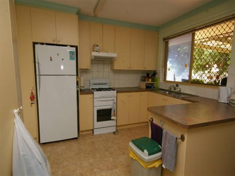 25 Foxglove Gardens, Mirrabooka WA 6061