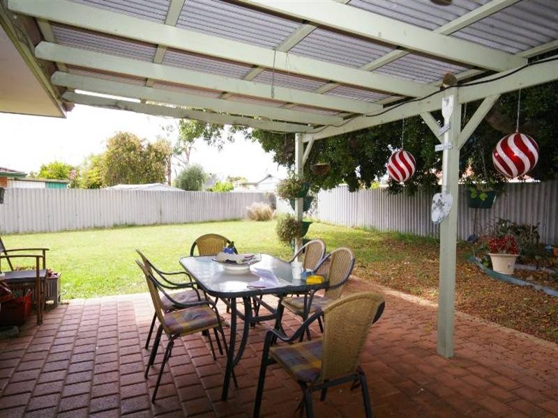 25 Foxglove Gardens, Mirrabooka WA 6061