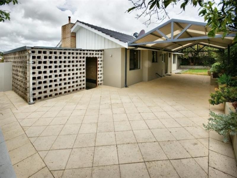 5 Princess Way, Balga WA 6061