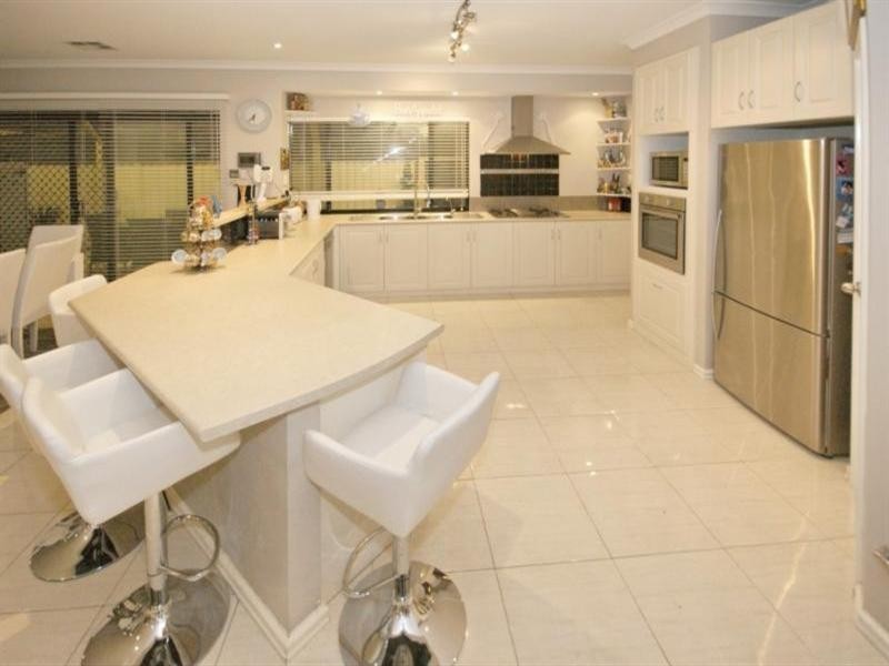 12 Hursthill Street, Madeley WA 6065