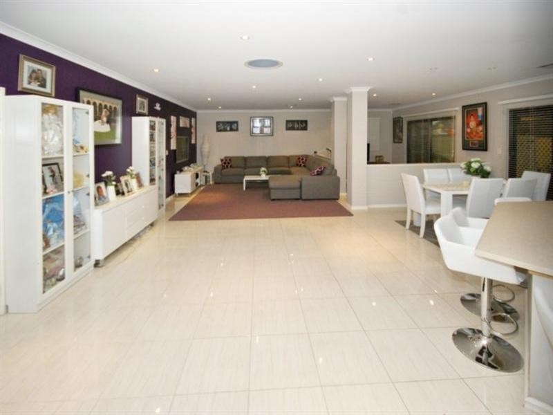 12 Hursthill Street, Madeley WA 6065